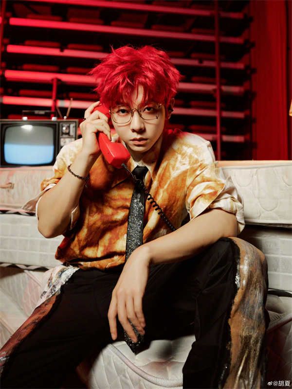 胡夏“那些年”巡演北京站献唱三十余首歌 特别短片弥补延期遗憾 (1).jpg