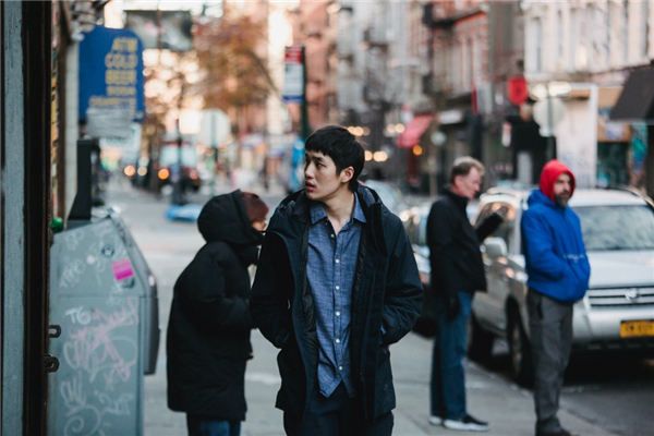 《一杯上路》导演现身纽约街头.jpg