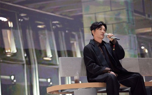 苏有朋《声生不息·华流季》展专业音乐素养 《Simon》突破性唱功获赞