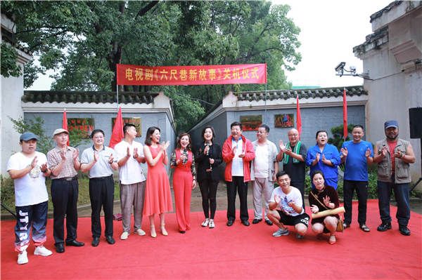 众主创合唱《我的祖国》.jpg
