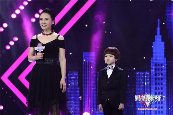 4 混血儿辣妈现场征爱.jpg