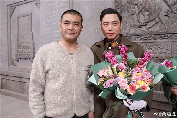 桑茗胜与王新军合影.jpg
