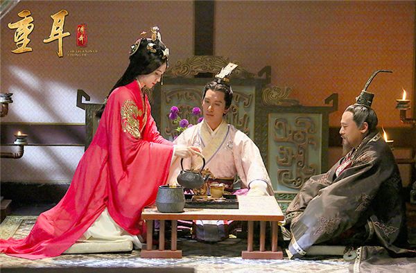 蓝心妍“贾青”为爱追随“申生”智勇过人.jpg