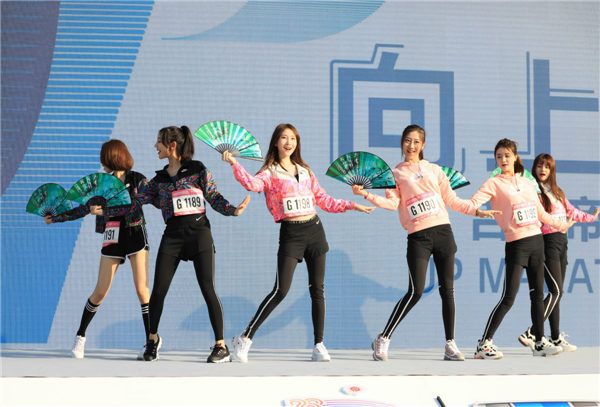 3sing女团表演.jpg
