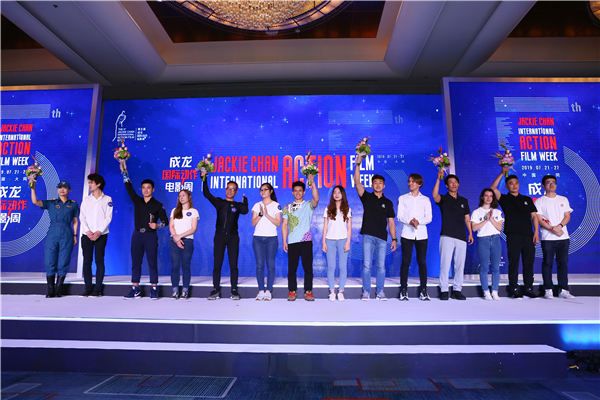 特技人与影迷.JPG