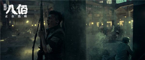 大敌当前战士不顾生死正面迎战.jpg