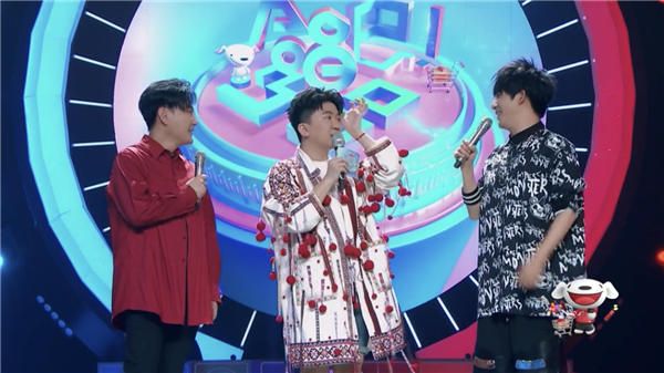 《合唱吧！300》张信哲与大张伟同台比拼.jpg