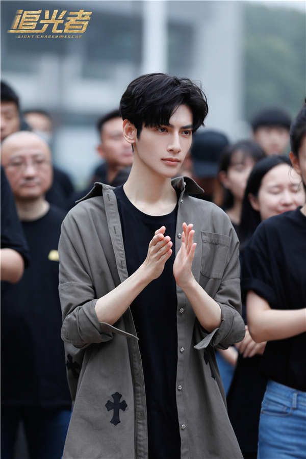 《追光者》正式官宣开机  罗云熙二度饰演律师备受期待 (3).jpg