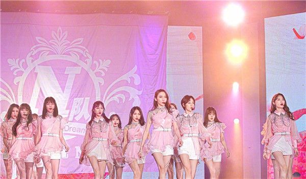 4、SNH48表演.jpg