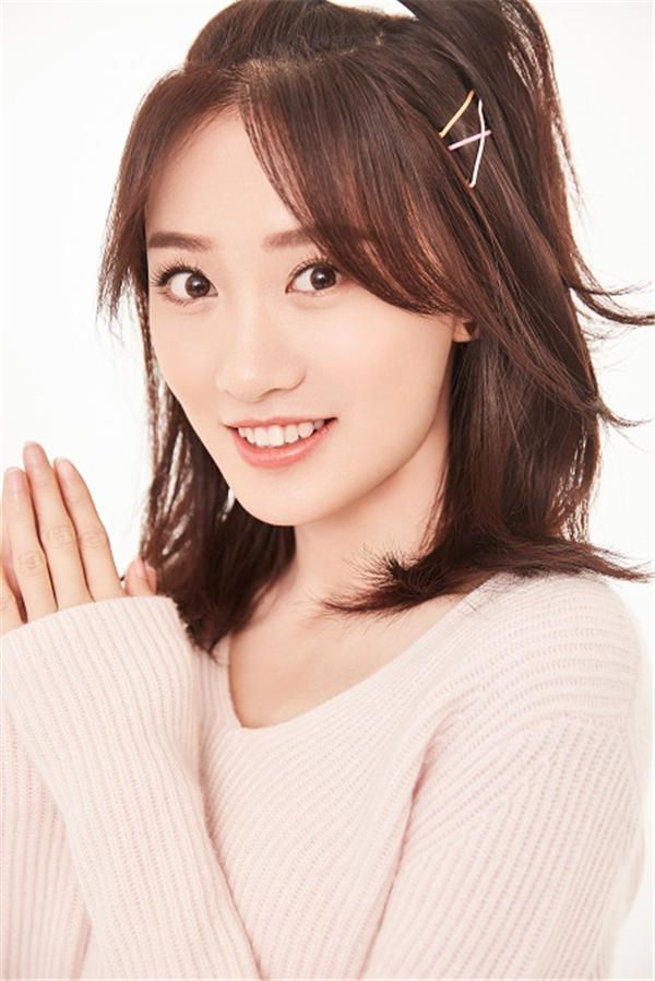 元气少女王硕甜美十足.jpg
