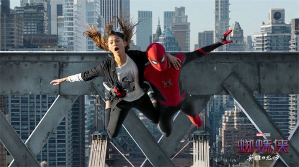 《蜘蛛侠：英雄无归》人气爆棚，粉丝扒预告细节期待“三代同框”