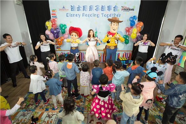 童心满满 林志玲成迪士尼首位明星志愿大使8.jpg