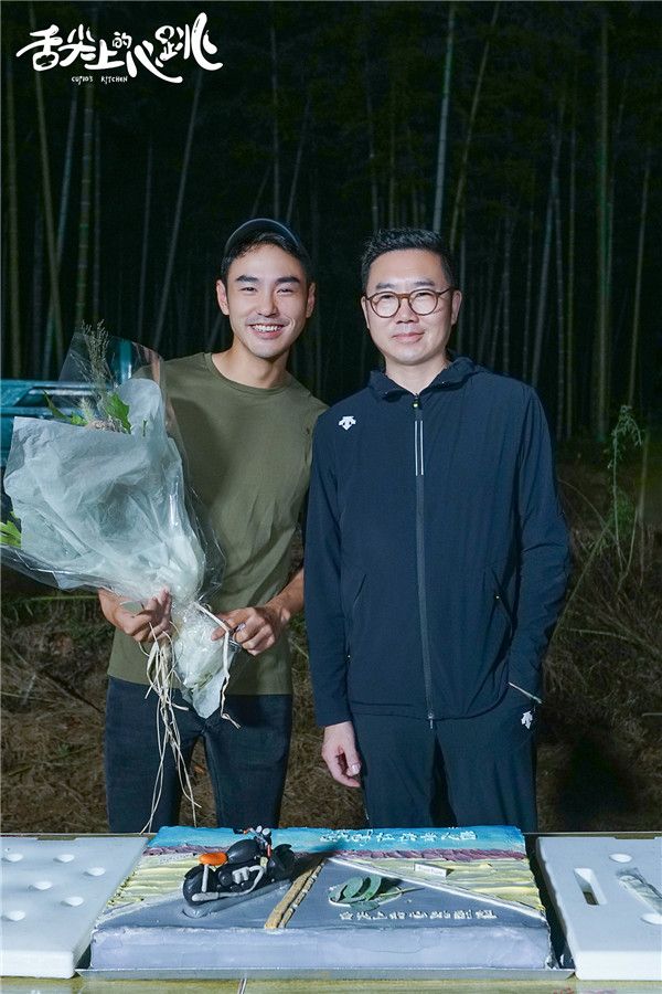 江千帆（阮经天饰）杀青与导演李骏合影.JPG