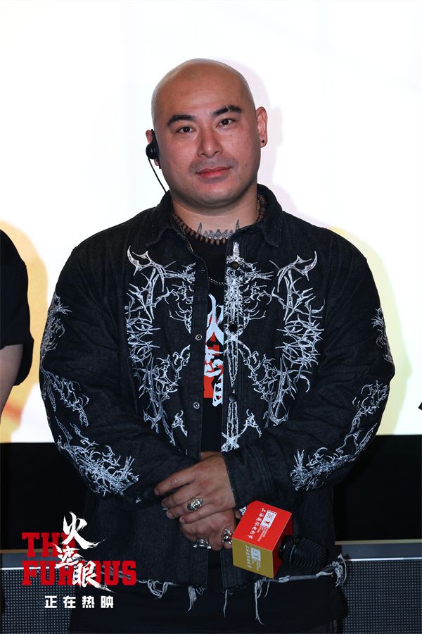 7、电影《火遮眼》上海路演现场图-主演黎唯.jpg