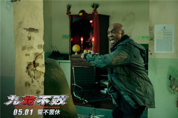 “蜘蛛人”安达臣施华怒吼挥拳.jpg