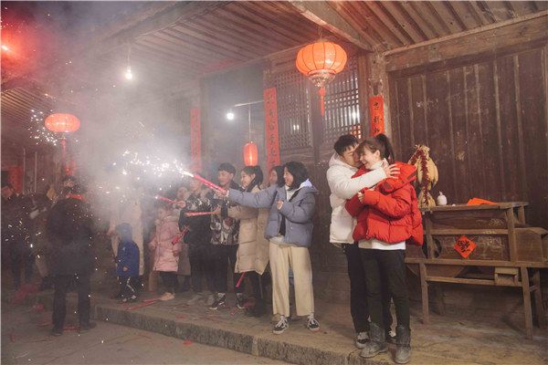 沈梦辰杜海涛甜蜜升级.jpg