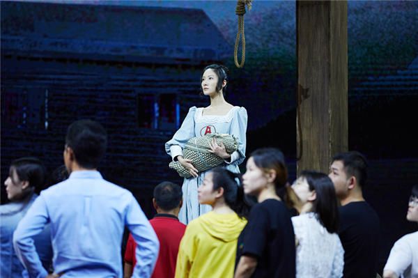   《一本好书》上演爱情悲剧《红字》 开启直叩心灵的拷问