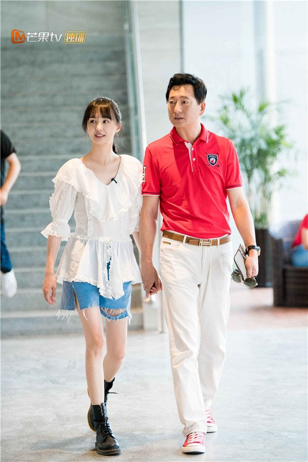 郑爽父女.jpg