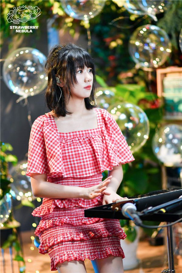 谢春花 (1).jpg