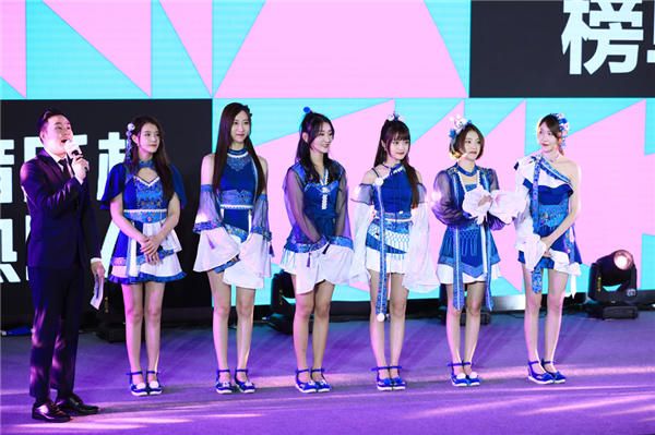 4sing女团与粉丝互动.jpg