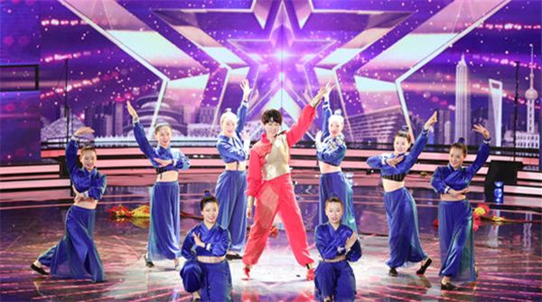 第六季《中国达人秀》温暖收官!无人机表演荣膺年度达人，“魔法”舞台见证时代精彩