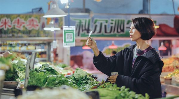 《我最爱的女人们》蔡少芬买菜超熟练 钟丽缇胳膊夹甘蔗