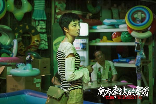 桂纶镁在杂货铺.jpg