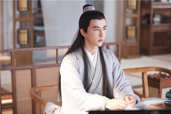许仙半身照.jpg
