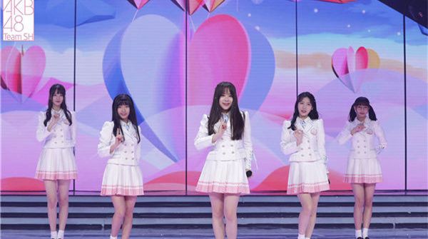 AKB48 Team SH携新歌《关于你》打榜 首登央视舞台
