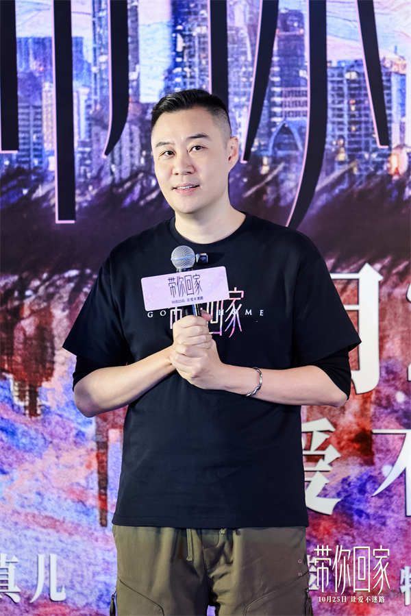 导演编剧 贺伯亚.jpg 导演编剧 贺伯亚.jpg