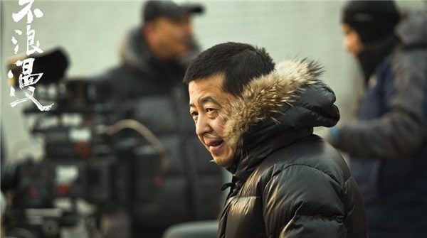 程耳新作《不浪漫》超前预告平遥刷屏  主演贾樟柯开启灵魂发问