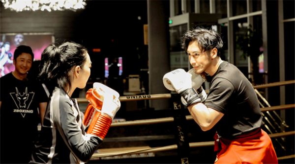 杨烁去张伦硕家做苦力 蔡少芬钟丽缇组团“教训”张伦硕