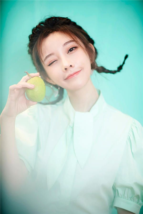 冯提莫甜美可爱.jpg