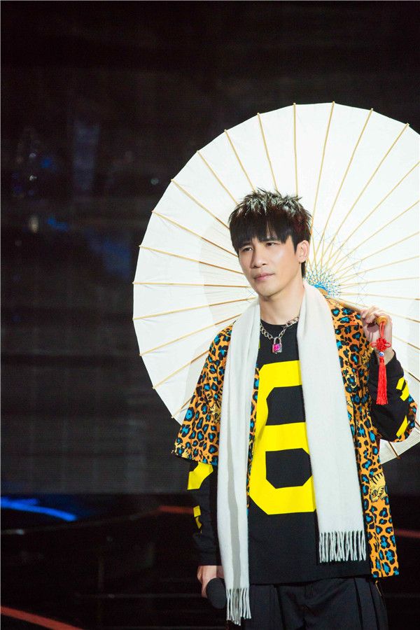 大张伟2.jpg