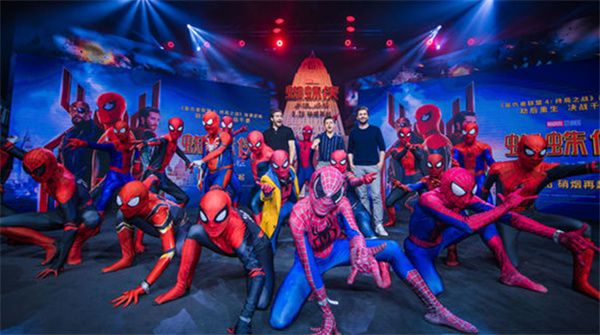 《蜘蛛侠：英雄远征》中国发布会圆满落幕 主创挥舞战旗大秀中国风