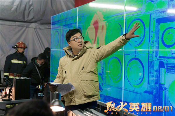 导演陈国辉在拍摄现场.jpg
