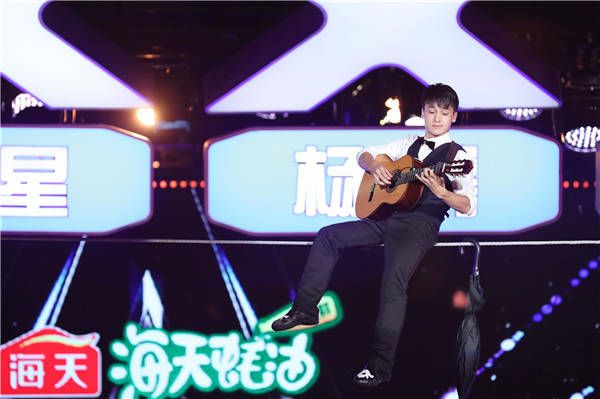 在钢丝上弹吉他.jpg