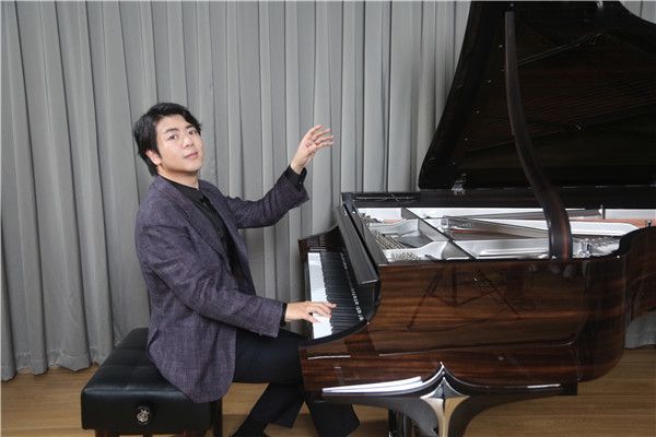 郎朗 1.jpg