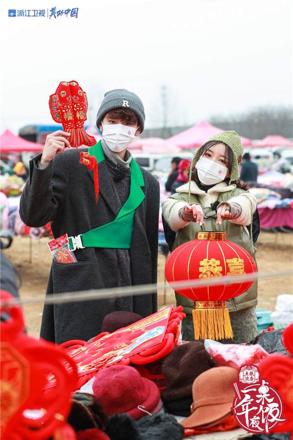 《一桌年夜饭》蓝色正能量 守护海洋的“蓝湾卫士护海巡湾巡护队” (3).jpg