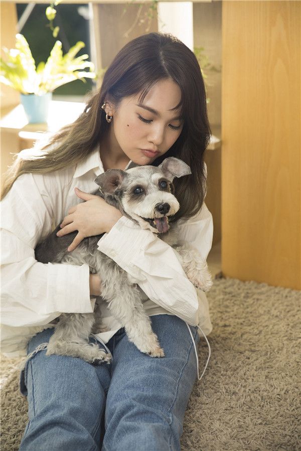 杨丞琳和爱犬YUMI1.jpg
