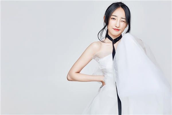 曲凌子 (1).jpg