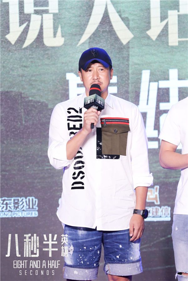 戏骨张国强变身中国军事五项运动教练.jpg