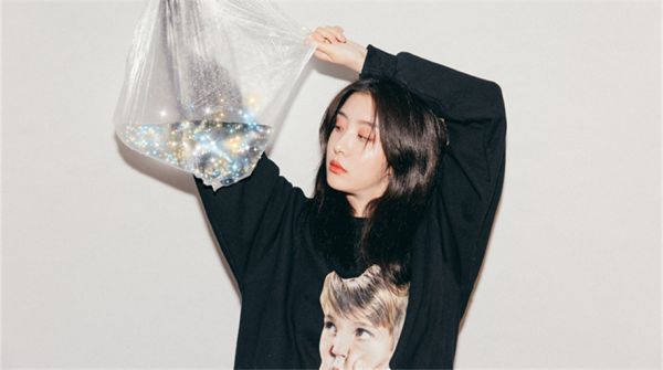  赵小棠最新写真清冷靓丽    宛如夏日祭摩登少女