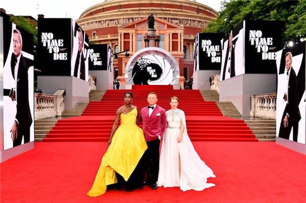 《007：无暇赴死》全球首映礼盛大举行 权威口碑网站开局评分创新高