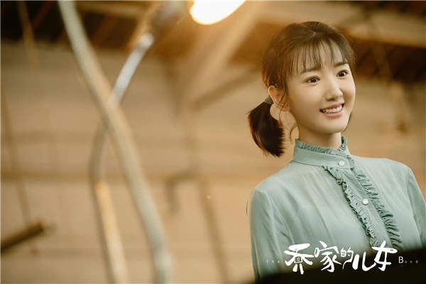 《乔家的儿女》热播，毛晓彤诠释情感矛盾中的挣扎