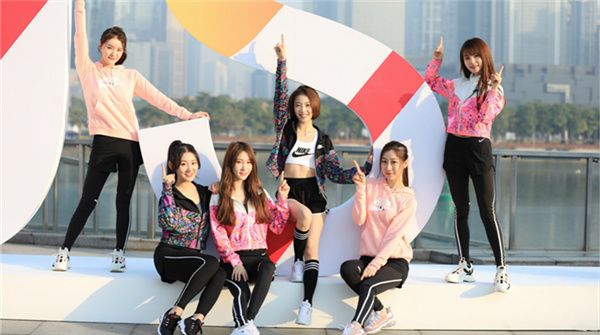 SING女团助阵时尚集团“向上马拉松”  散发青春正能量