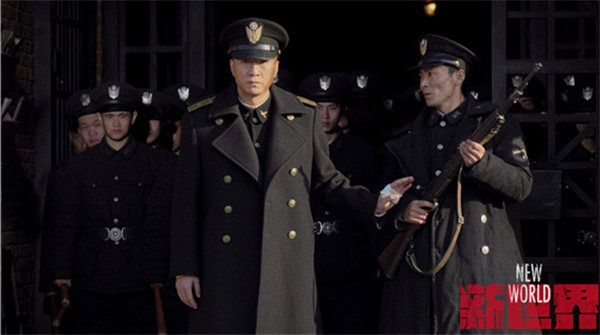 《新世界》尹昉“请罪”大秀腹肌 万茜挑战极限越狱   