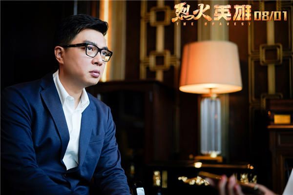《烈火英雄》导演陈国辉8月1日致敬消防员.jpg