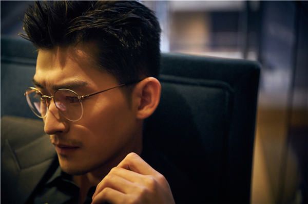 张翰演绎热血硬汉风.jpg