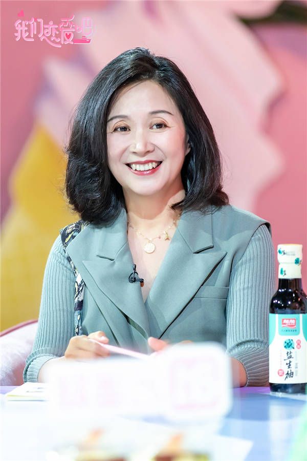 黄菡.jpg